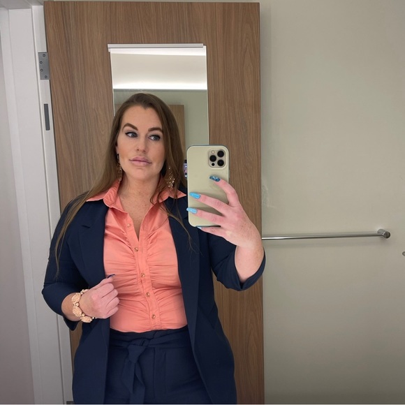 7th Avenue New York & Company Salmon Contoured Button Down Blouse Medium - Picture 2 of 11